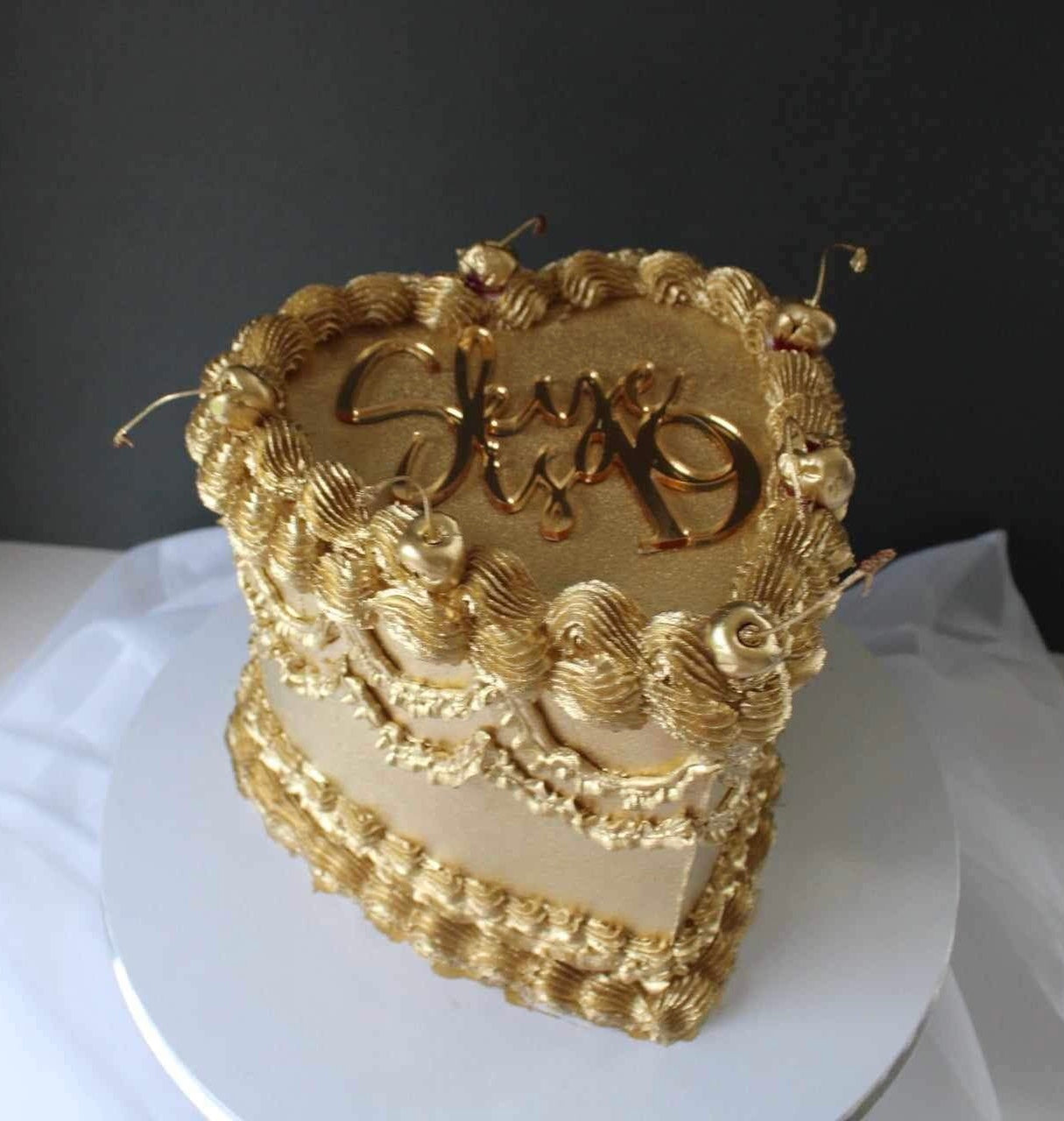 Gold Vintage Cake