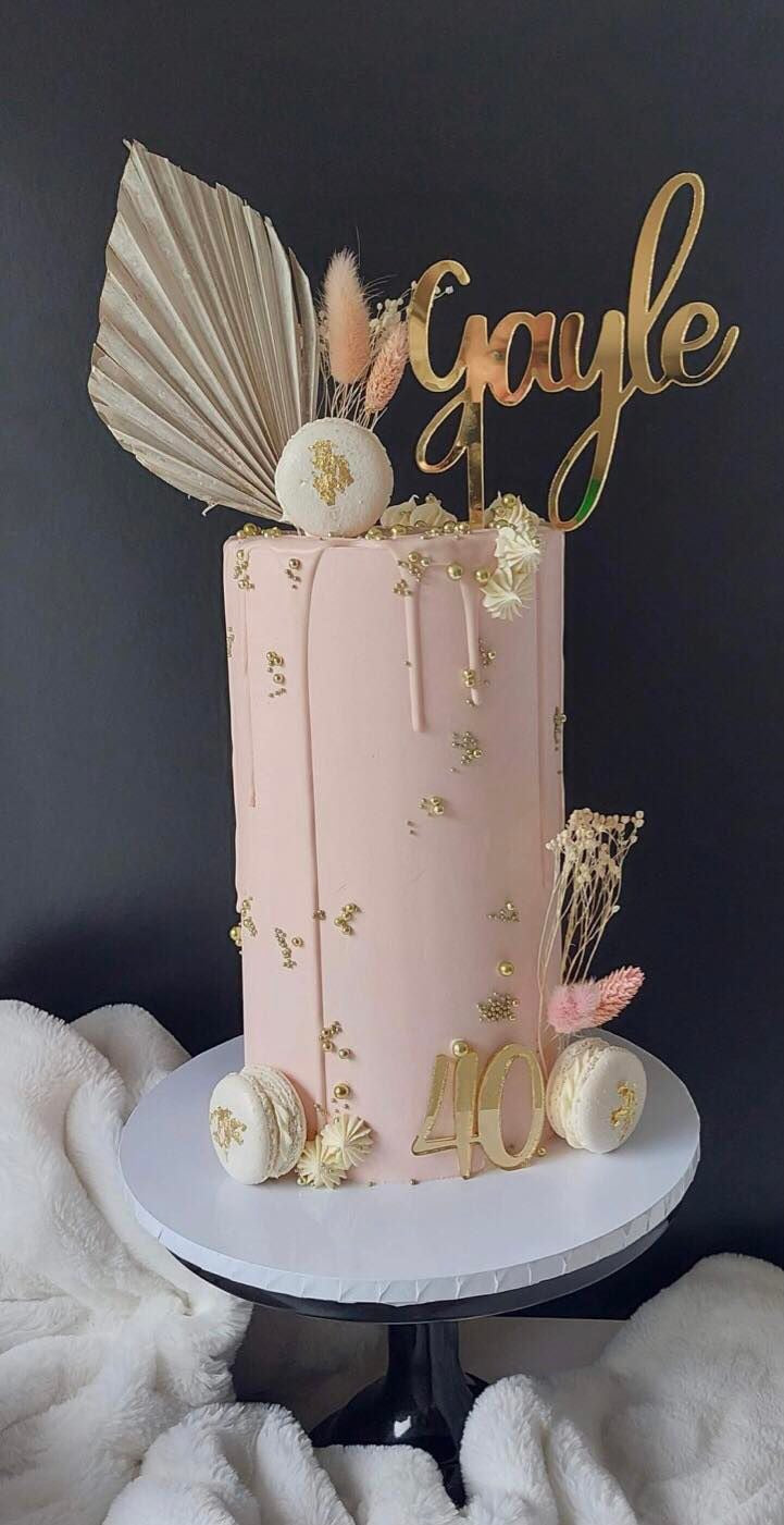 Single tier drip cake