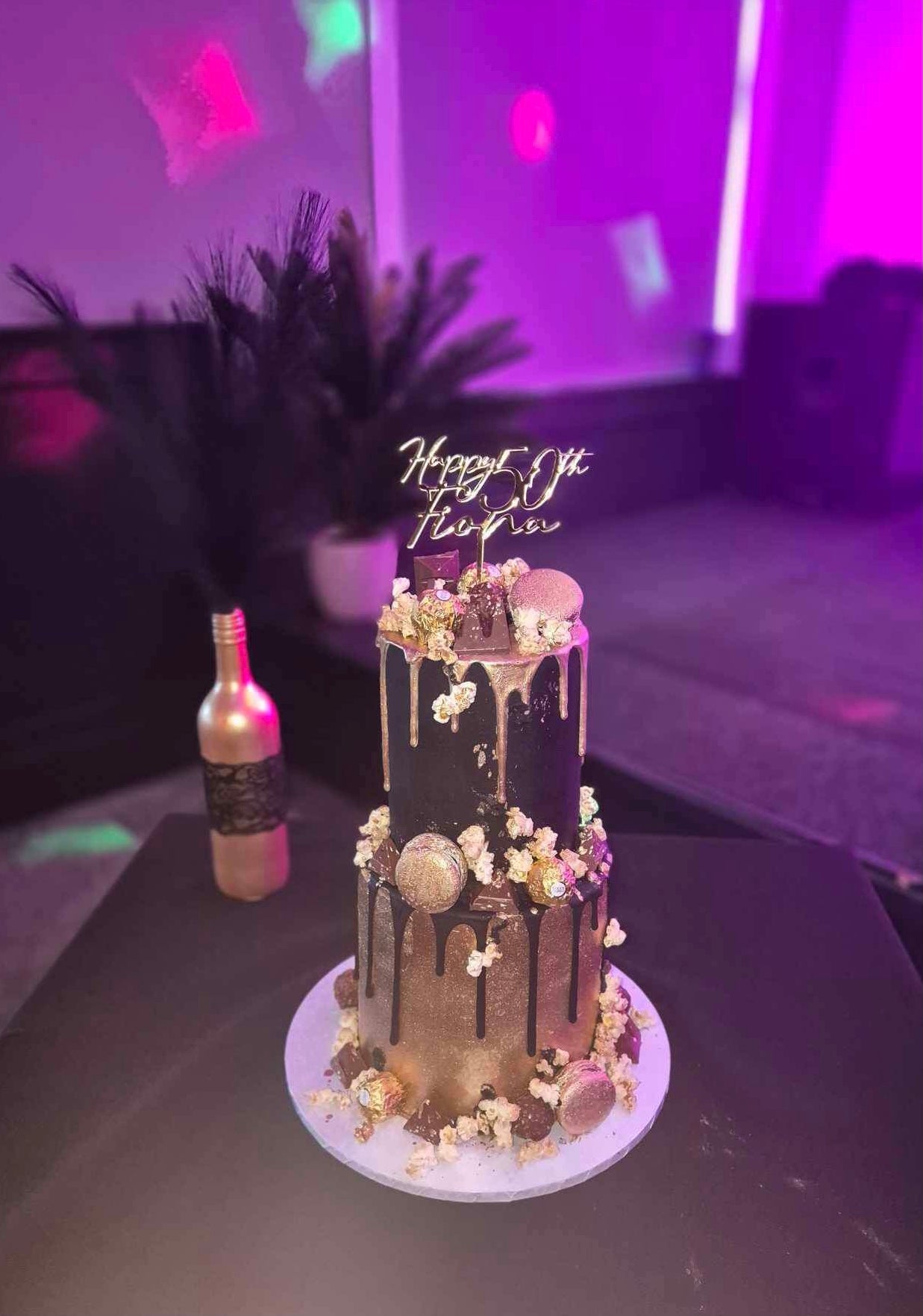 2 tier drip cake